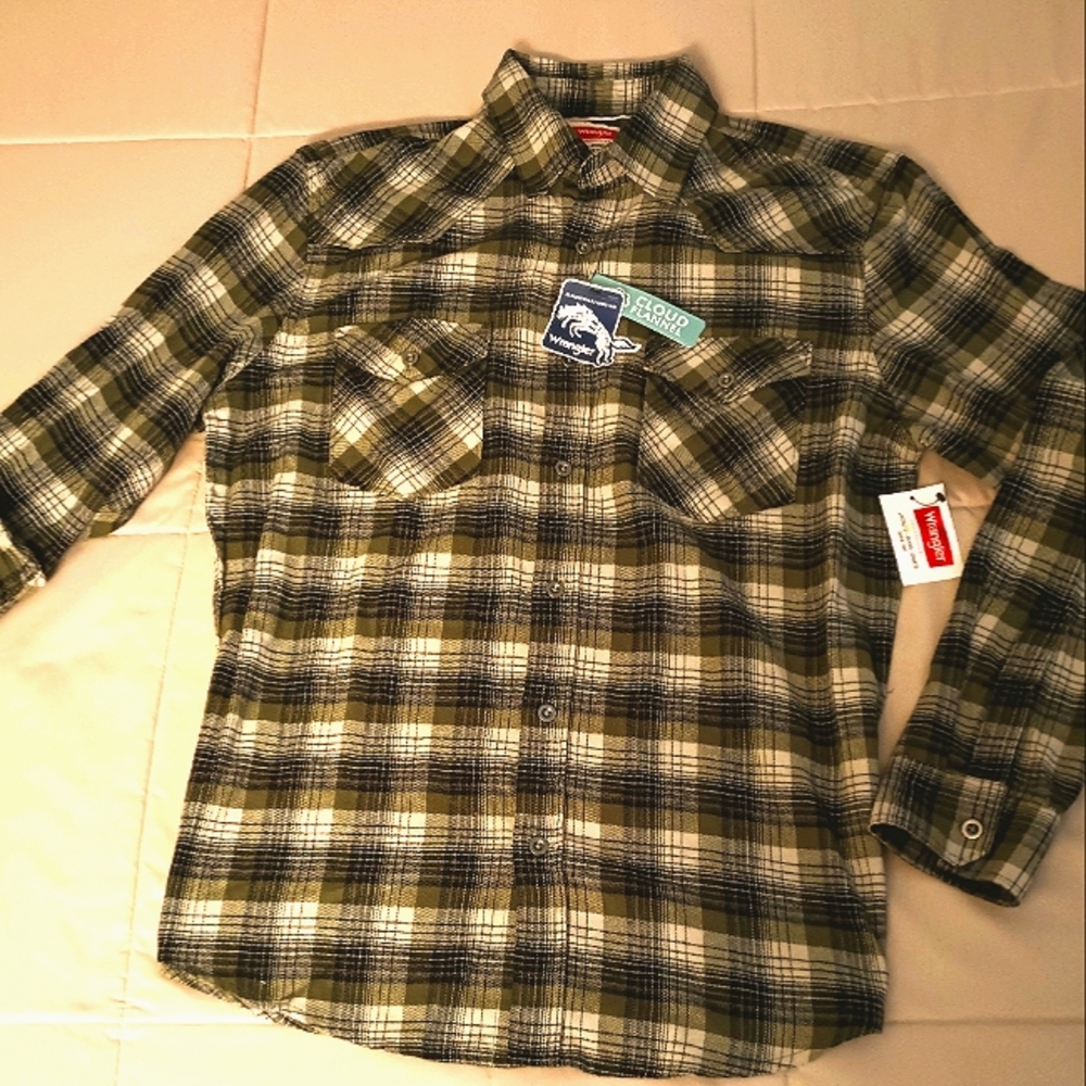 Wrangler Men's Flannel Button Front Shirt